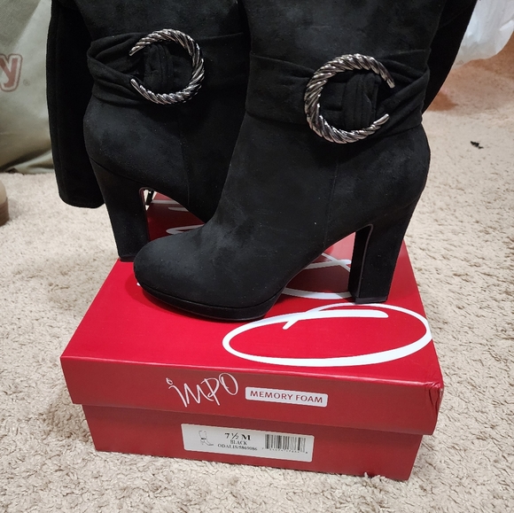 Odalis Shoes - Long womens boots.